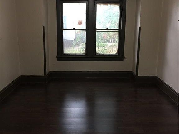 4th image of 13005 Edmonton Ave
