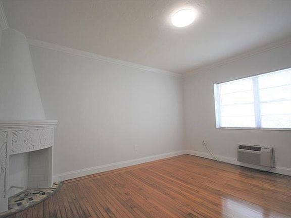 4th image of 1414 Euclid Ave APT 18