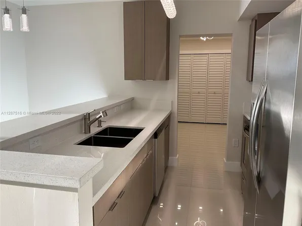 10185 Collins Ave APT 1206, Bal Harbour, FL 33154