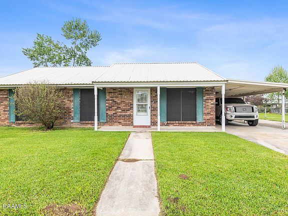 3rd image of 105 Burgundy Cir