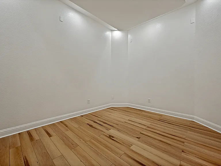 1419 Biltmore Ct — Photo 31