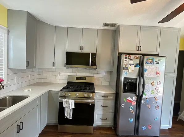 10016 Normie Ln, Louisville, KY 40229