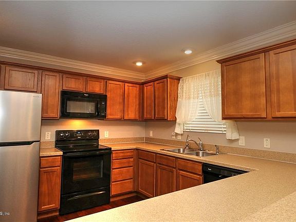 3rd image of 3238 Evanside Ln