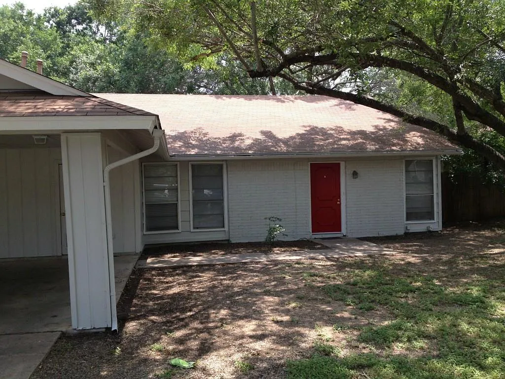 3 bed, 2.0 bath, 910 sqft, $1,750 — Photo 4