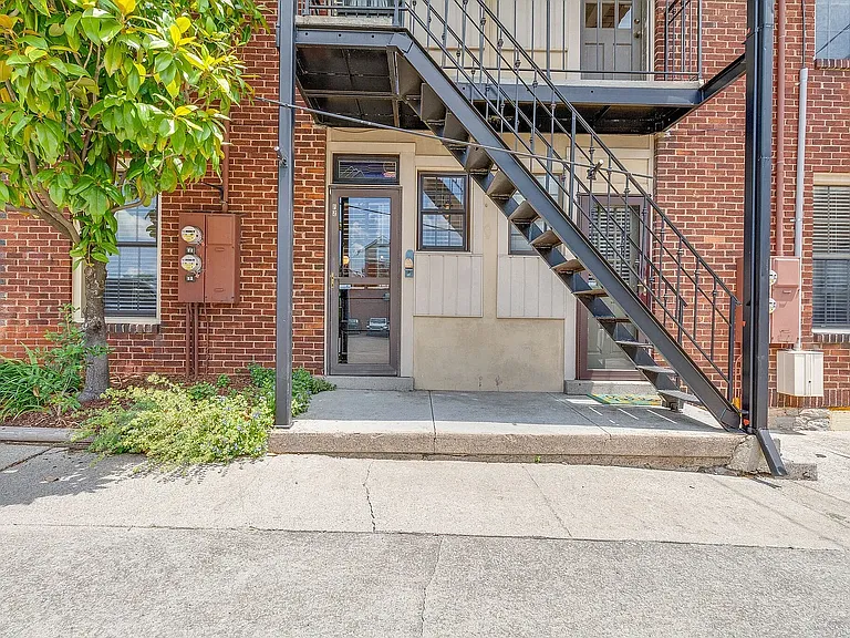 1711 18th Ave S #F2 — Photo 22