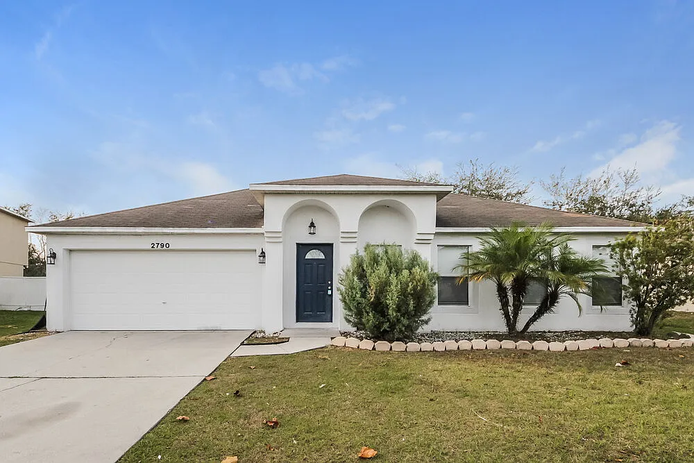 3 bed, 2.0 bath, 1976 sqft, $2,510 — Photo 1