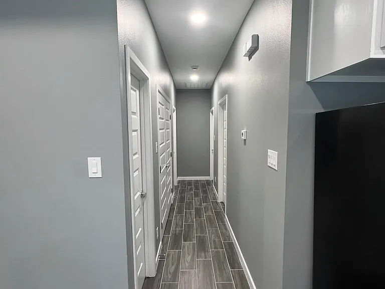 3008 W Driftwood St #1 — Photo 3