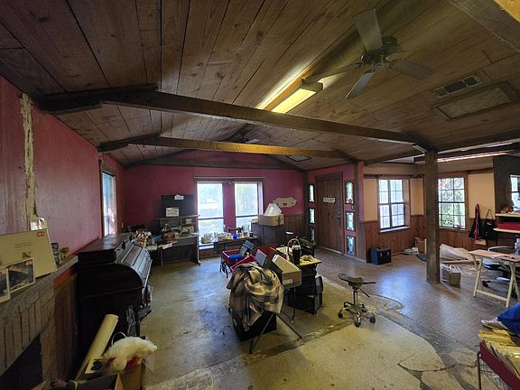 3rd image of 202 Seamon Rd