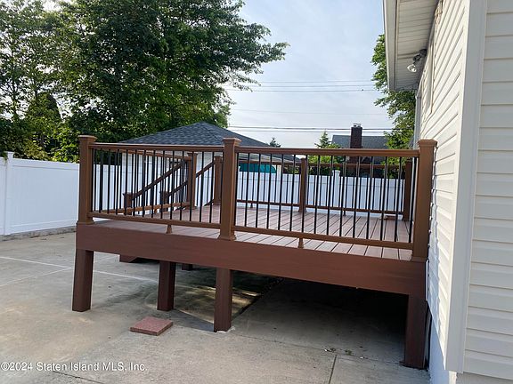 2nd image of 594 Davis Ave
