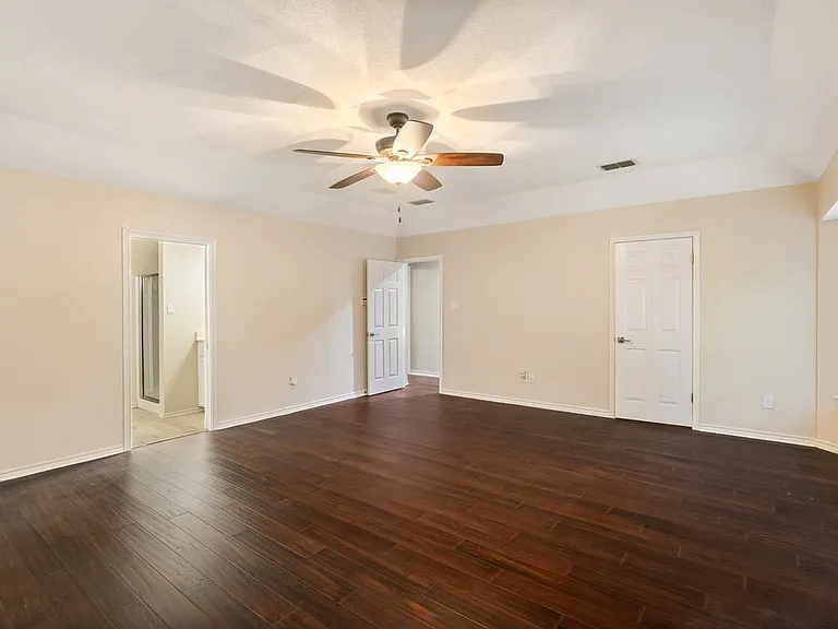 7030 Chiswick Dr — Photo 6