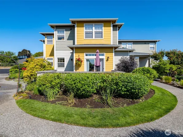 2026 I Avenue #2, Anacortes, WA 98221