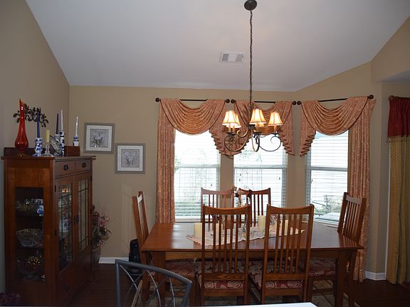 3rd image of 240 Rose Cottage Dr