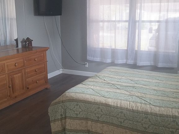 2nd image of 117 Boca Ciega St
