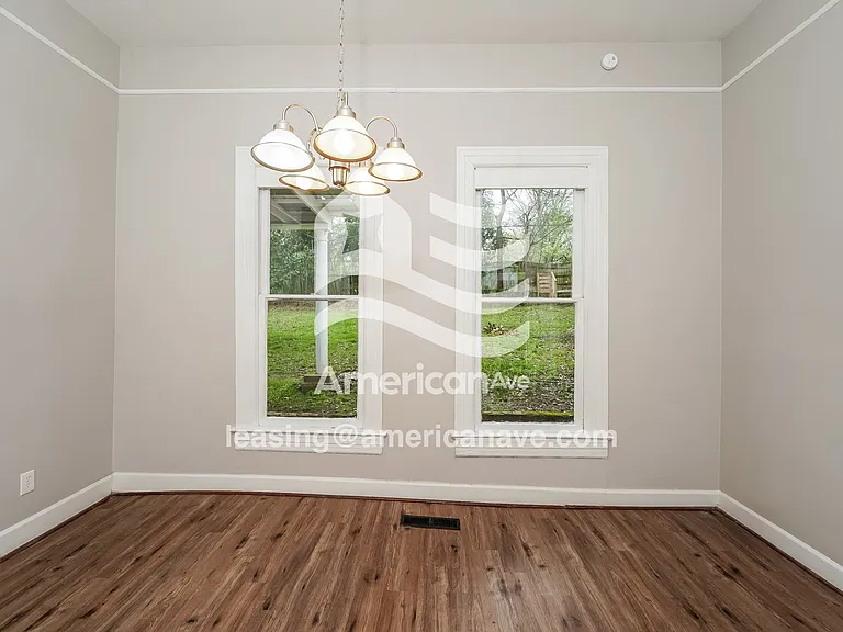 589248_004_dining_room_13631561.jpg