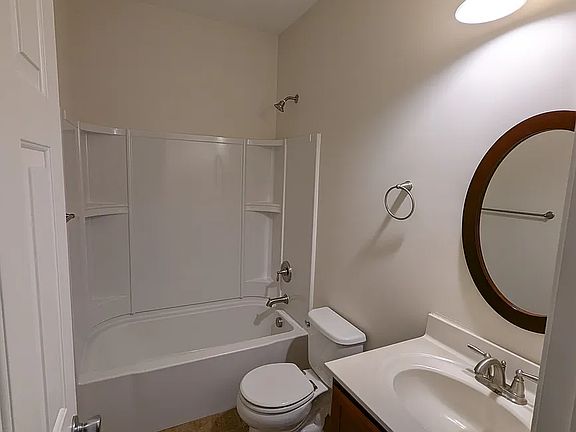 3rd image of 242 Seymour Pl