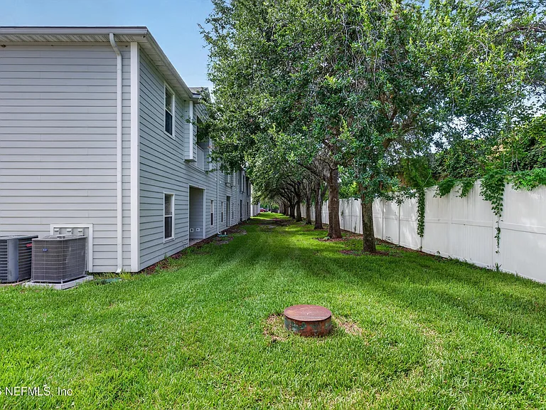 7047 Deer Lodge Cir #106 — Photo 27