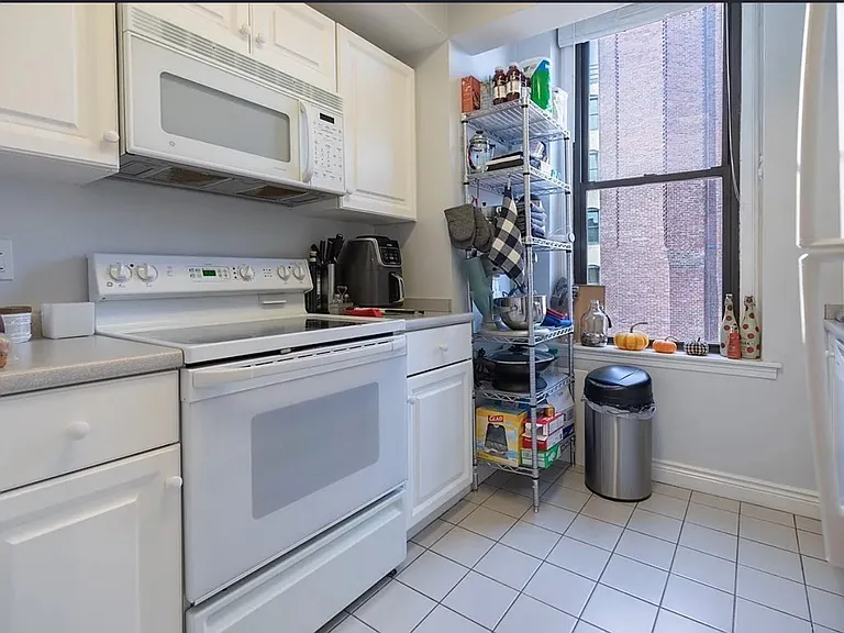 10 Charlesgate E #404 — Photo 4