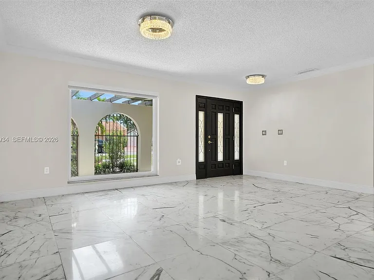 9031 SW 11th St — Photo 7