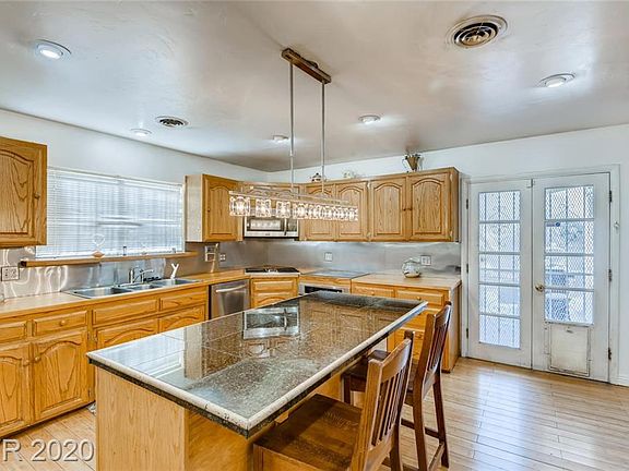 4th image of 3603 Algonquin Dr