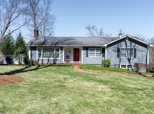 13 Hilltop Cir, Mendham, NJ 07945