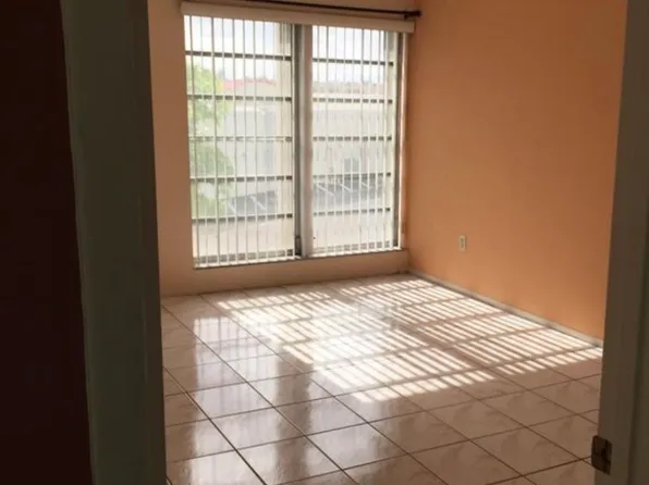 9280 Fontainebleau Blvd APT 502, Miami, FL 33172