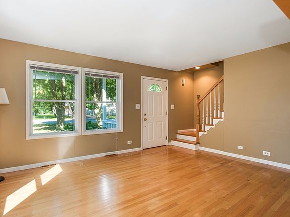 5th image of 415 N Wilmette Ave