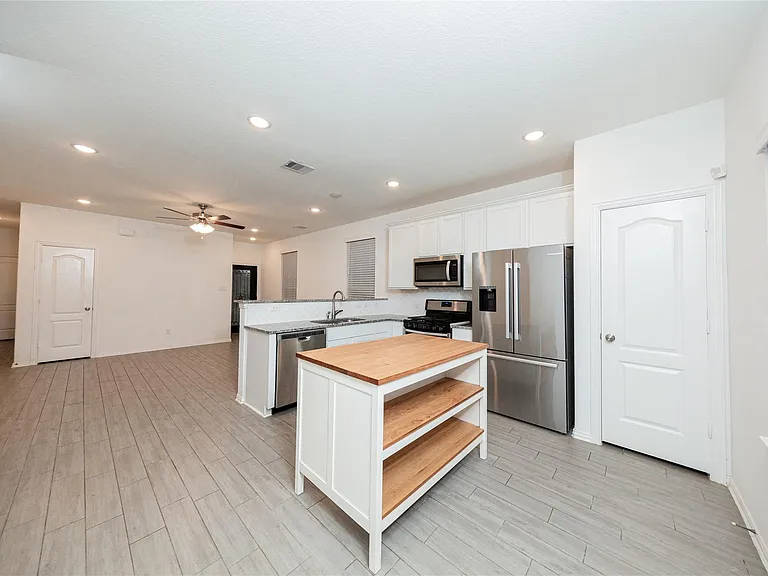 31206 Whitfield Ct — Photo 4