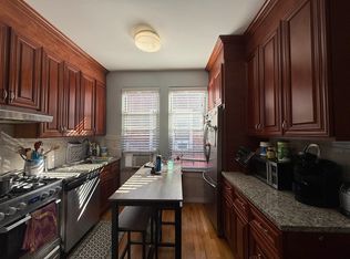 31-11 35th St #3F, Astoria, NY 11106