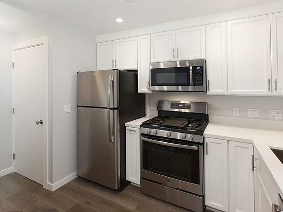 2nd image of 274 Diamond St #274A