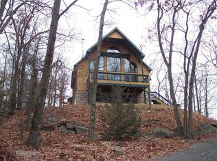 3344 Mountain View Dr, Tannersville, PA 18372