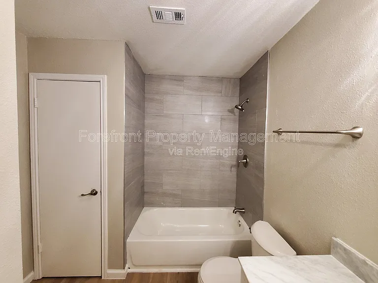 5717 Lochmoor — Photo 11