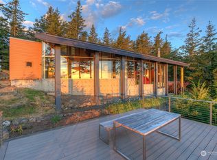 306 Saddle Ln, Eastsound, WA 98245