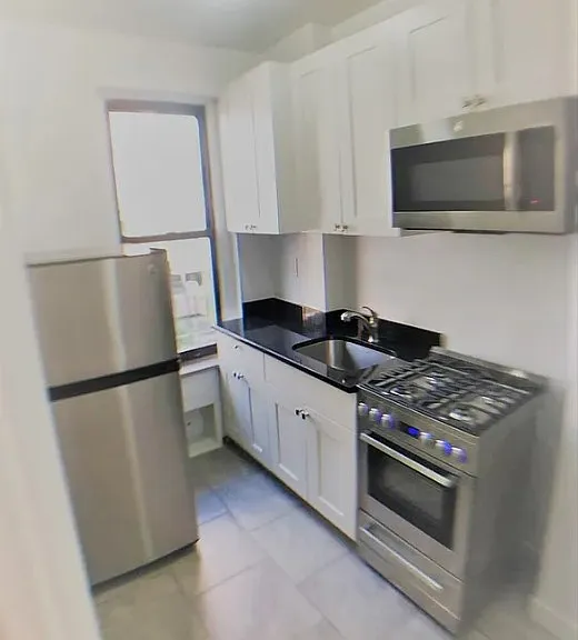 330 E 52nd St #56 — Photo 3