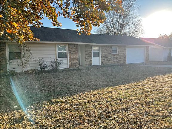 3rd image of 20320 Rockhollow Dr