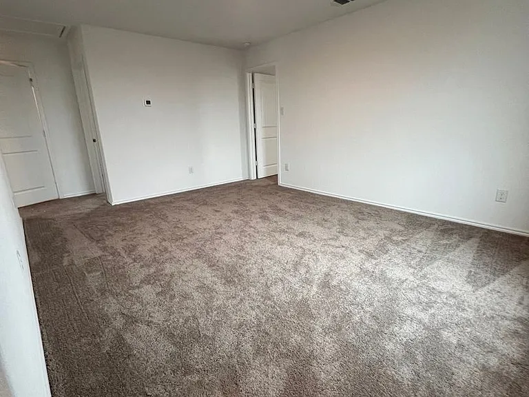 5466 Daphne Path — Photo 6