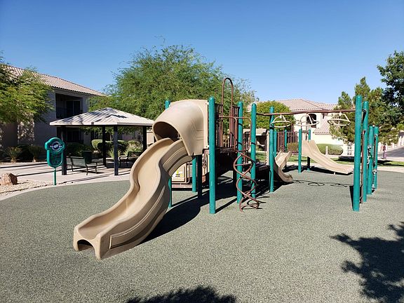3rd image of 4710 Apulia Dr Unit 202