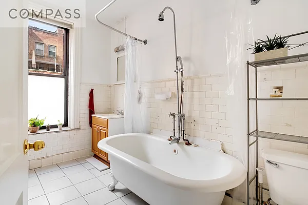 Rented by Compass | media 19