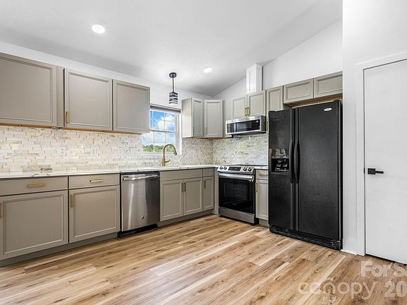 3rd image of 4362 Calico Rd