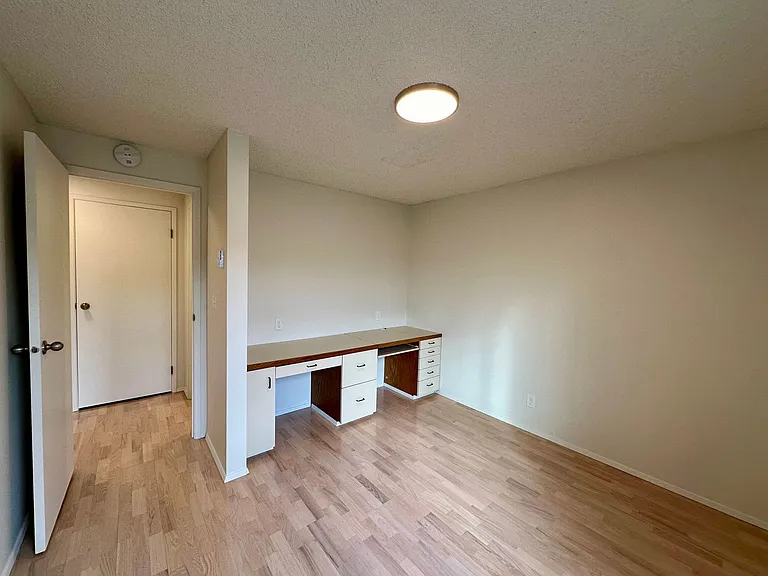 600 S State St #407 — Photo 13