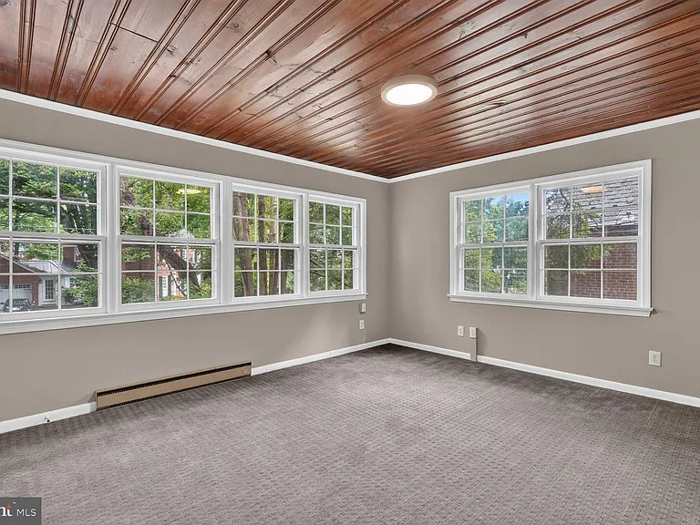 7215 Rollingwood Dr — Photo 13
