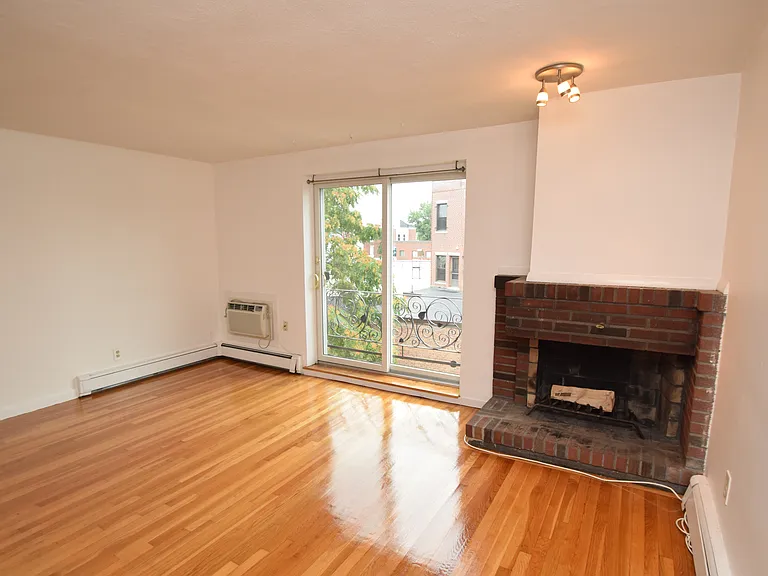 135 Inman St #12 — Photo 6