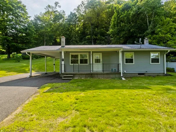 918 Bernardston Rd, Greenfield, MA 01301