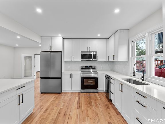 5th image of 35 Elberta Avenue