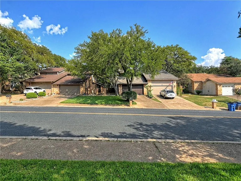 8123 Forest Mesa Dr — Photo 29