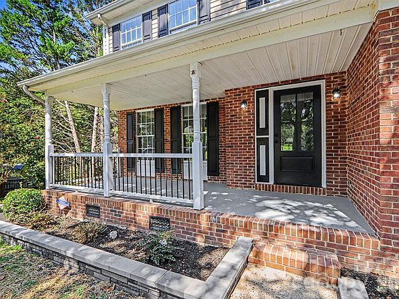 2nd image of 10740 Roxbury Ct
