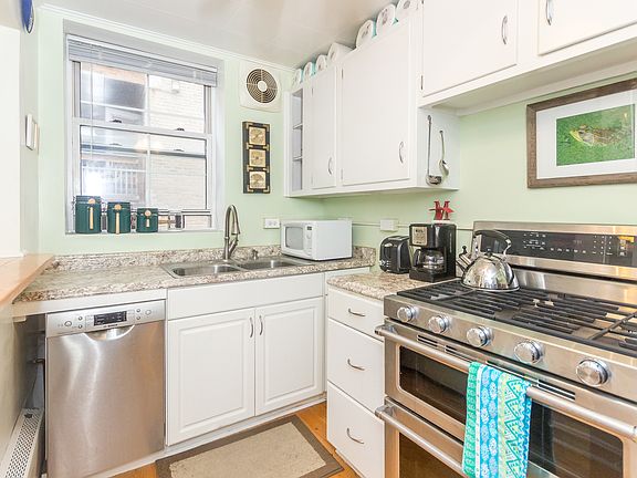 5th image of 2209 W Morse Ave #2S