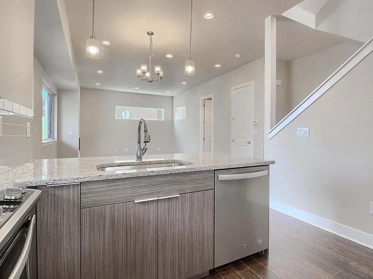 1641 King St — Photo 14