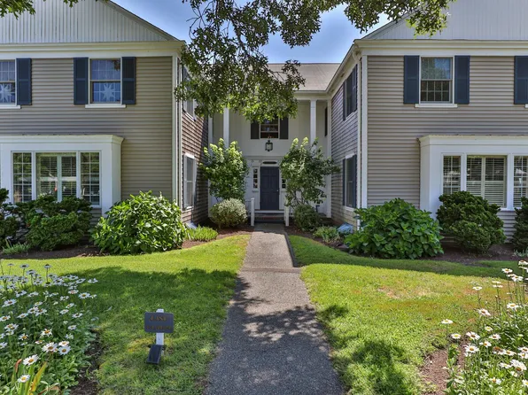 15 Pleasant Street #E-2, Harwich Port, MA 02646