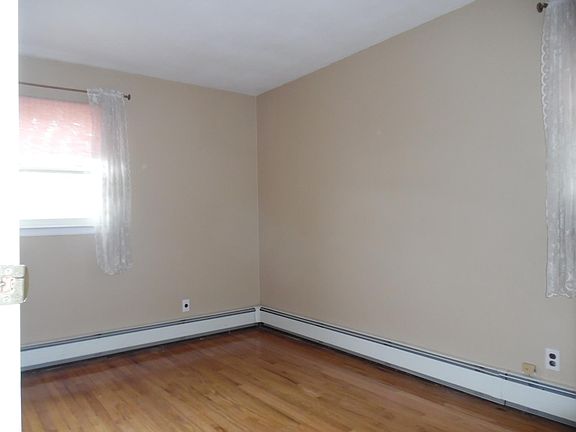 4th image of 114 Lynhurst Ave