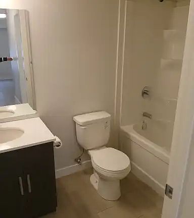 5th image of 585 Mandalay Dr #206